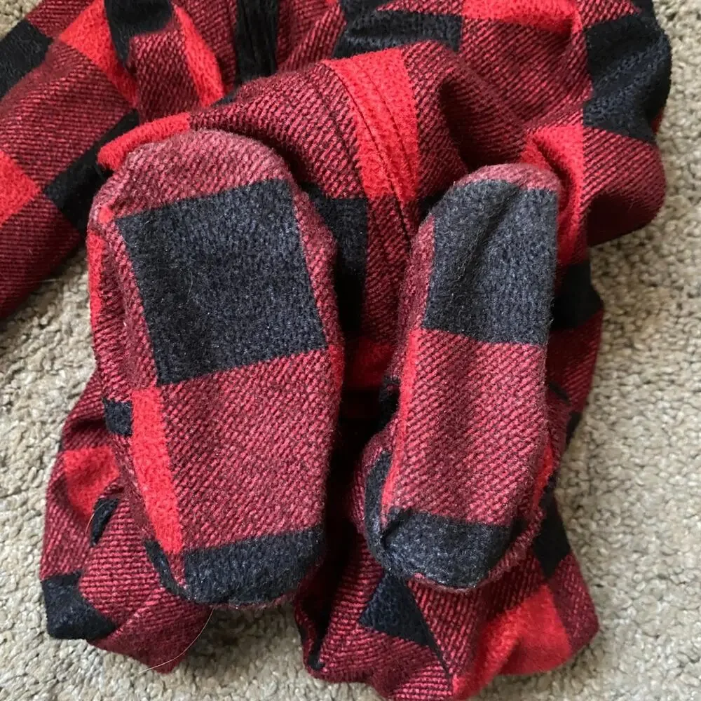 North Pole 12m red/black Buffalo Plaid Christmas Pajama Sleeper